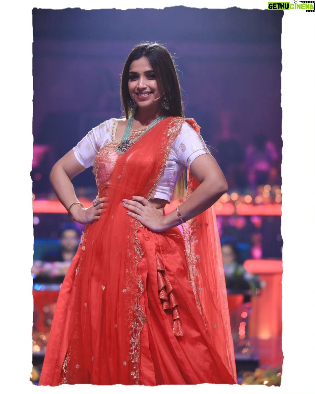 Swetha Changappa Instagram - “Style is a way to say who you are without having to speak.” ❤️ Alwa??? Just loved my look for the grand opening event of JODI NO-1 season 2 ❤️ Makeup:- @keerthiram28 just loved my makeup as always. So apt for the outfit 😍 Outfit:- @nineonine_designstudio loved this elegant outfit . Simple yet classy❤️ Jewellery:- @velvetboxby ohhh I fell in love with this piece of jewelry. I usually don't wear heavy jewelry.but this one stole my heart ❤️ Hairstyle:- @rashmitha_glamourholic U know my hair better than anyone else ❤️ thank you ❤️ Assistant :- @vinoda__890 Photography:- @b_h_a_r_a_t_h_photography