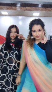 Swetha Changappa Instagram - Let's go with the trend ❤️ Trending reel with my favourite dancing partner @keerthiram28 ❤️ Vanity van dairies back again ❤️ Make-up:- @keerthiram28 Hairstyle:- @hairstyle_by_shashi Outfit and jewellery @rktopknotchstudio Assistant:- @vinoda__890 #reelskarnataka #reelsinstagram #trendingsongs #trendingreels #trendingdances #reels