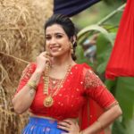 Swetha Changappa Instagram - “Happiness is not something ready-made. It comes from your own actions.” ❤️ Makeup & hair:- @manasasukruth_makeover Outfit:- @tvasta_designstudio Jewellery:- @velvetboxby Assistant:- @vinoda__890 Co ordinater- @kxsahanaa