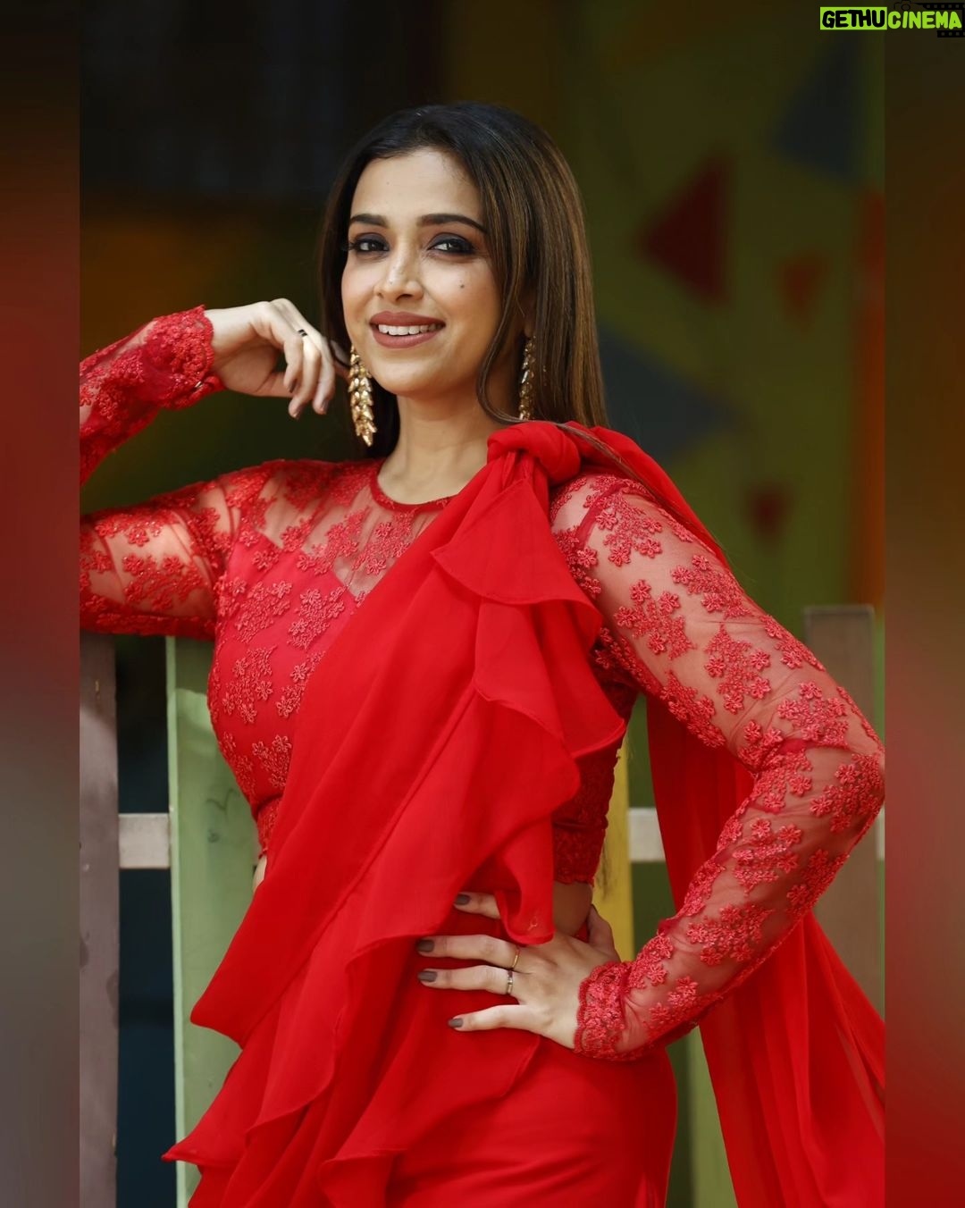 Swetha Changappa Instagram - Smile❤️. It's your Day Today❤️ Makeup:- @keerthiram28 Outfit:- @the_knots_fashion_house Hairstyle:- @hairstyle_by_shashi Assistant:- @vinoda__890 Co ordination:- @kxsahanaa Photography:- @rakesh_hg_photography