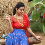 Swetha Changappa Instagram - “Happiness is not something ready-made. It comes from your own actions.” ❤️ Makeup & hair:- @manasasukruth_makeover Outfit:- @tvasta_designstudio Jewellery:- @velvetboxby Assistant:- @vinoda__890 Co ordinater- @kxsahanaa