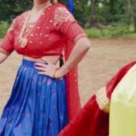 Swetha Changappa Instagram - ಹಳ್ಳಿಯ ಬೆಡಗಿ🙈❤️ ಮಂಡ್ಯದ ಹಳ್ಳಿಗೆ ಭೇಟಿ ನೀಡಿ ನಮ್ಮ ಕಾರ್ಯಕ್ರಮ ಶೂಟಿಂಗ್ ಮಾಡುವ ಸಂದರ್ಭದಲ್ಲಿ😍 Love u ಮಂಡ್ಯದ ಜನತೆ😘😘 ನಿಮ್ಮೆಲ್ಲರ ಪ್ರೀತಿಗೆ ನಾನು ಆಭಾರಿ❤️ Makeup & hair:- @manasasukruth_makeover Outfit:- @tvasta_designstudio Jewellery:- @velvetboxby Assistant:- @vinoda__890 Co ordinater- @kxsahanaa