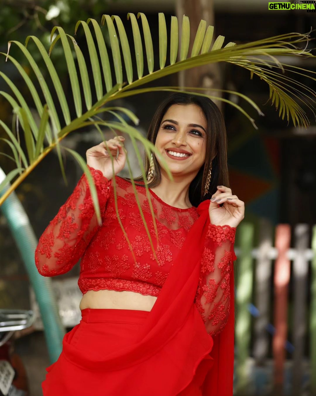 Swetha Changappa Instagram - Smile❤️. It's your Day Today❤️ Makeup:- @keerthiram28 Outfit:- @the_knots_fashion_house Hairstyle:- @hairstyle_by_shashi Assistant:- @vinoda__890 Co ordination:- @kxsahanaa Photography:- @rakesh_hg_photography