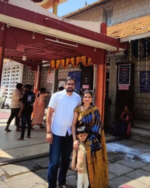 Swetha Changappa Instagram - ಮಂಗಳೂರಿನ ಹಲವಾರು ಪುಣ್ಯ ಕ್ಷೇತ್ರಗಳಿಗೆ ದೀಪಾವಳಿಯ ಸಮಯದಲ್ಲಿ ಕುಟುಂಬದವರೊಂದಿಗೆ 
ಭೇಟಿ ನೀಡಿದ ಕ್ಷಣಗಳು ❤️🙏🏻 ದೇವಸ್ಥಾನದಲ್ಲಿ ದೇವರ ದರ್ಶನ ಮನಸ್ಸಿಗೆ ನೆಮ್ಮದಿ ನೀಡಿತು 😊
ಮಂಗಳೂರಿಗೆ ಸುಮಾರು ವರ್ಷಗಳ ನಂತರ ಹೋಗಿದ್ದು. ಮಂಗಳೂರಿನ ಜನತೆಯ ಪ್ರೀತಿಗೆ ನಾನು ಸದಾ ಆಭಾರಿ🙏🏻🙏🏻🙏🏻