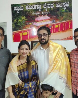 Swetha Changappa Instagram - ಮಂಗಳೂರಿನ ಹಲವಾರು ಪುಣ್ಯ ಕ್ಷೇತ್ರಗಳಿಗೆ ದೀಪಾವಳಿಯ ಸಮಯದಲ್ಲಿ ಕುಟುಂಬದವರೊಂದಿಗೆ 
ಭೇಟಿ ನೀಡಿದ ಕ್ಷಣಗಳು ❤️🙏🏻 ದೇವಸ್ಥಾನದಲ್ಲಿ ದೇವರ ದರ್ಶನ ಮನಸ್ಸಿಗೆ ನೆಮ್ಮದಿ ನೀಡಿತು 😊
ಮಂಗಳೂರಿಗೆ ಸುಮಾರು ವರ್ಷಗಳ ನಂತರ ಹೋಗಿದ್ದು. ಮಂಗಳೂರಿನ ಜನತೆಯ ಪ್ರೀತಿಗೆ ನಾನು ಸದಾ ಆಭಾರಿ🙏🏻🙏🏻🙏🏻
