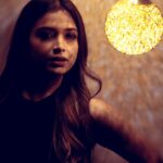 Swetha Changappa Instagram - ಕತ್ತಲಿಂದ ಬೆಳಕಿನ ಕಡೆಗೆ.. ನಿಮ್ಮ ಪಯಣ ಖುಷಿಯಾಗಿ ಇರಲಿ... ದೀಪಾವಳಿ ಹಬ್ಬದ ಶುಭಾಶಯಗಳು ❤️ Wishing you happy and safe Deepawali every ❤️ @keerthiram28 @rktopknotchstudio Photography:- @rudreshcapture Hairstyle:-@hairstyle_by_shashi @rashmitha_glamourholic Location:- @motioneyepictures @makeovermomentzbylavanya Assistant:- @vinoda__890