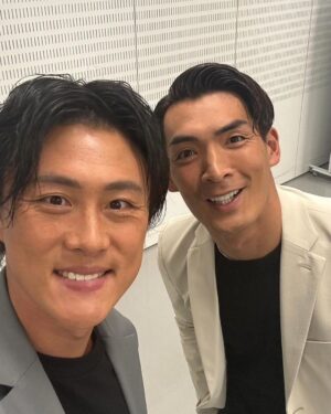 Tadanari Lee Instagram - 代表戦解説🎙️と夜中の牛丼

#日本代表
#何年振りの牛丼だろ
#ネギ七味たまご紅生姜かけ牛丼
#学生時代の救世主