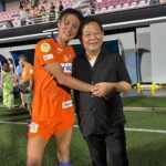 Tadanari Lee Instagram - 19年間お世話になったサッカー代理人と。 #北京五輪も🏴󠁧󠁢󠁥󠁮󠁧󠁿プレミアリーグ #この人のお陰でココまで来れた #敏腕代理人