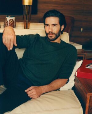 Tahar Rahim Instagram - 🧳 ✈️ @en_vols
