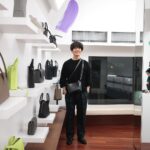 Takashi Sakurai Instagram – Epoi @epoi_official 

とっても素敵な新作とお土産で頂いたTロゴのハンドミラーとビゾフレックスに萌える様子

#epoi
#エポイ
