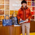 Takashi Sakurai Instagram – BERLITI @berluti が阪急うめだ本店5階にて“パティーヌの世界”ポップアップストアを開催！

会場でノア君 @zeppelin.noah にもお会い出来ました

開催期間11月1日〜11月21日の前半12日迄は、購入したアイテムのスクリットのカリグラフィーにゴールドやシルバーのパティーヌを無償で施してくれるそうです！（これ本当に嬉しい）

13日からの後半はパティーヌ前のレザーにお好みのカラーでパティーヌを施してくれる夢のようなサービスもおこなわれます（これはホント夢）

期間中の土日祝日はカラリストが来店して、デモンストレーションやパティーヌの相談もしてくれるとの事！

この夢のような機会に是非足を運んでみて下さいね

#Berluti 
#ベルルッティ
#阪急うめだ
#パティーヌの世界 阪急百貨店 阪急うめだ本店