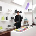Takashi Sakurai Instagram – Epoi @epoi_official 

とっても素敵な新作とお土産で頂いたTロゴのハンドミラーとビゾフレックスに萌える様子

#epoi
#エポイ