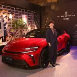 Takashi Sakurai Instagram – 六本木ヒルズアリーナにて新しいクラウンの一夜限りのスペシャルイベント 「CROWN WARMING PARTY」に伺いました

クラウンを愛でる気持ちが溢れてしまうほどカッコイイ車にお友達になった友永さん @tomonaga_shinya とも楽しみました！

生まれ変わったクラウンは予想を遥かに超えて洗練され、かなりタイプなお顔立ちになっておりました！こちらのクラウンは海外でも販売されるとの事でとても楽しみですね

@toyota_jp 
#PR
#CROWN
#CrownStylePark
#多様性
#自分らしさ