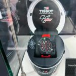 Takashi Sakurai Instagram – MotoGP™️ 日本グランプリにてTISSOTさん @tissot_official ブースへ遊びに行ってきました
そうですTISSOTのTをやっております
ハズレ無しのグッズの抽選会、時計の試着、限定モデル&バスティアニーニのサインの展示等、盛り沢山でございました
試着で新たなTISSOTの時計との出会いもありましてやはり試着ってホント大事だなと実感しております
TISSOT sprintのスタートは大迫力でした!
#Tissot
#ティソ
#ツインリンクもてぎ
#motogp
#motogpmotegi
#motogpjapan
#OfficialTimekeeper