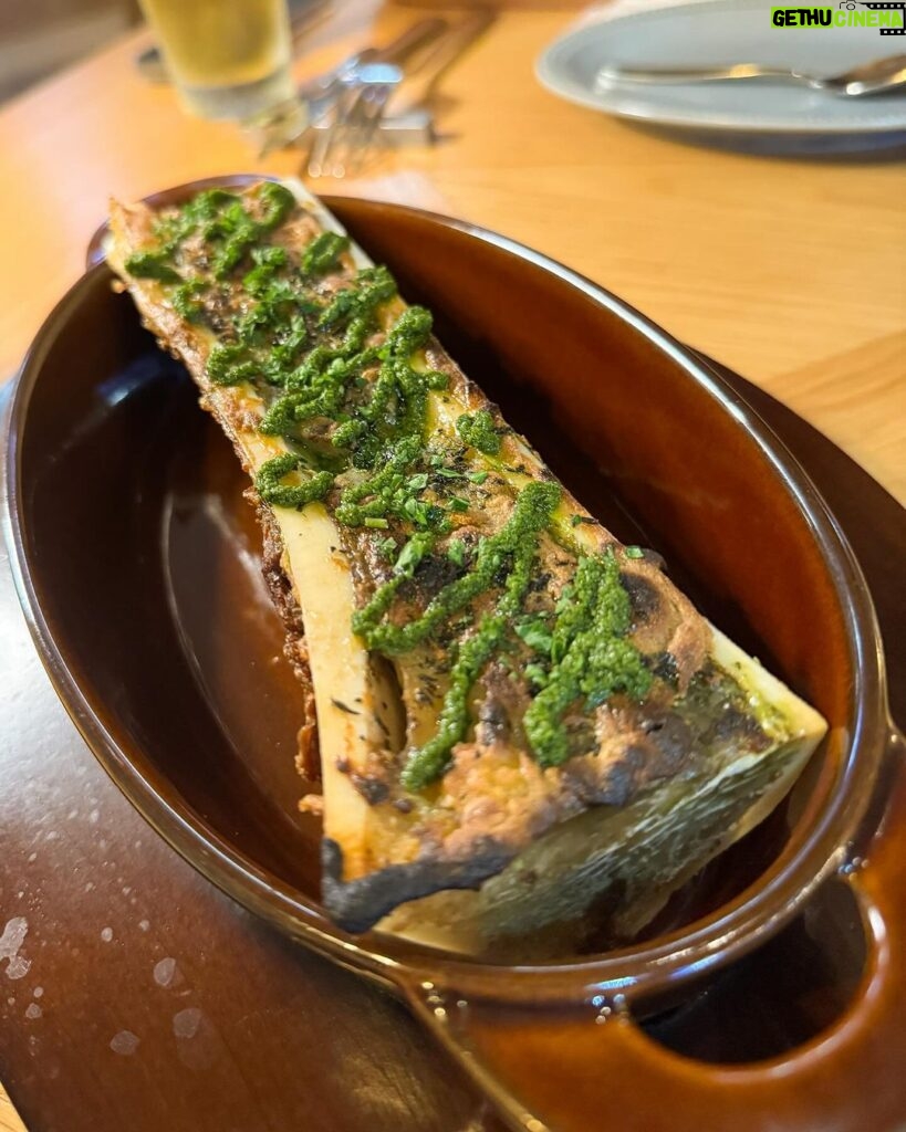 Takashi Sakurai Instagram - ocean good table渋谷 @oceangoodtable_shibuya へお久しぶりのT聖と行きました 渋谷でこんなにゆったり出来るお店はかなり貴重 クラシックなビストロ料理から本格ステーキまで最初から最後まで本当に素晴らしく、中でも感動はマッシュルームと貝刺のアンチョビマリネは最高でした 目の前で仕上げる馬肉のタルタルもまた絶品でございました テラスもあるのでこれからの季節最高かと ここは使える！ ありがとうございました #オーシャングッドテーブル渋谷 #shibuya_ogt #steakfrites #PR Ocean good table 渋谷