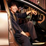 Takashi Sakurai Instagram - 六本木ヒルズアリーナにて新しいクラウンの一夜限りのスペシャルイベント 「CROWN WARMING PARTY」に伺いました クラウンを愛でる気持ちが溢れてしまうほどカッコイイ車にお友達になった友永さん @tomonaga_shinya とも楽しみました！ 生まれ変わったクラウンは予想を遥かに超えて洗練され、かなりタイプなお顔立ちになっておりました！こちらのクラウンは海外でも販売されるとの事でとても楽しみですね @toyota_jp #PR #CROWN #CrownStylePark #多様性 #自分らしさ