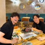 Takashi Sakurai Instagram – ocean good table渋谷 @oceangoodtable_shibuya へお久しぶりのT聖と行きました

渋谷でこんなにゆったり出来るお店はかなり貴重

クラシックなビストロ料理から本格ステーキまで最初から最後まで本当に素晴らしく、中でも感動はマッシュルームと貝刺のアンチョビマリネは最高でした

目の前で仕上げる馬肉のタルタルもまた絶品でございました

テラスもあるのでこれからの季節最高かと

ここは使える！

ありがとうございました

#オーシャングッドテーブル渋谷
#shibuya_ogt
#steakfrites
#PR Ocean good table 渋谷