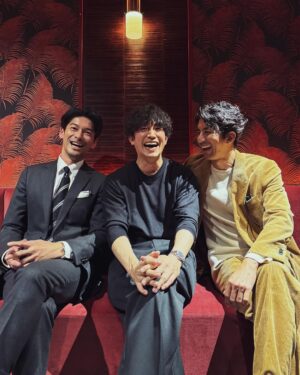 Takashi Sakurai Instagram - ものすごく久しぶりに揃った3人！

光永亮太さん @mitsunagaryota 20周年ライブにて

貴重な（ほぼ）同期、歳を重ねるたびにその存在の有り難さを思い知るわけで、テキストでは書ききれないとても嬉しく良い時間でした！

みんな幸せそうで良かった！

2年前に光永さんの曲、風の街のMVに出させて頂いたおかげで僕自身沢山のご縁を頂く事になり、心より感謝しております😌
素晴らしい20周年おめでとうございます！

#光永亮太
