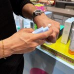 Takashi Sakurai Instagram - 去年出会ったスキンケア「ドランク エレファント」が伊勢丹新宿店 メンズ館でポップアップ中 改めて、洗う・うるおす・保湿する、基本のスキンケアが手軽にできるベーシックアイテムを紹介してもらった。緑のクリームは僕も使っていて、馴染みが良いのがお気に入り 今朝マーシーさんと一緒に、メンズにおすすめのベーシックキットを、ポップアップ会場からライブで紹介したので、よかったらアーカイブ見てください @isetanmens ポップアップは今月1 月 16 日（火）まで、伊勢丹新宿店 メンズ館１階 コスメティクスにて開催しています ぜひ行ってみてね！ #ドランクエレファント #スキンケア #PR 伊勢丹 メンズ / ISETAN