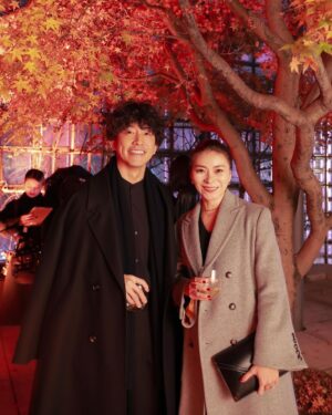 Takashi Sakurai Instagram - 年の瀬のエルメスの洒落た光のイベントに行ったらお友達に沢山会えた

光の花火「SPARK IN GINZA」
#SPARKONHOLIDAYS
#エルメス光のメッセンジャー
@hermes