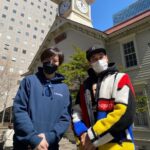 Takashi Tsukamoto Instagram – 旅行先で記念写真を撮るおばちゃん風ショット🤣👍
この後舞台挨拶‼️
@the3_youngmen 
@ryutasato 
#札幌シネマフロンティア 
#時計台