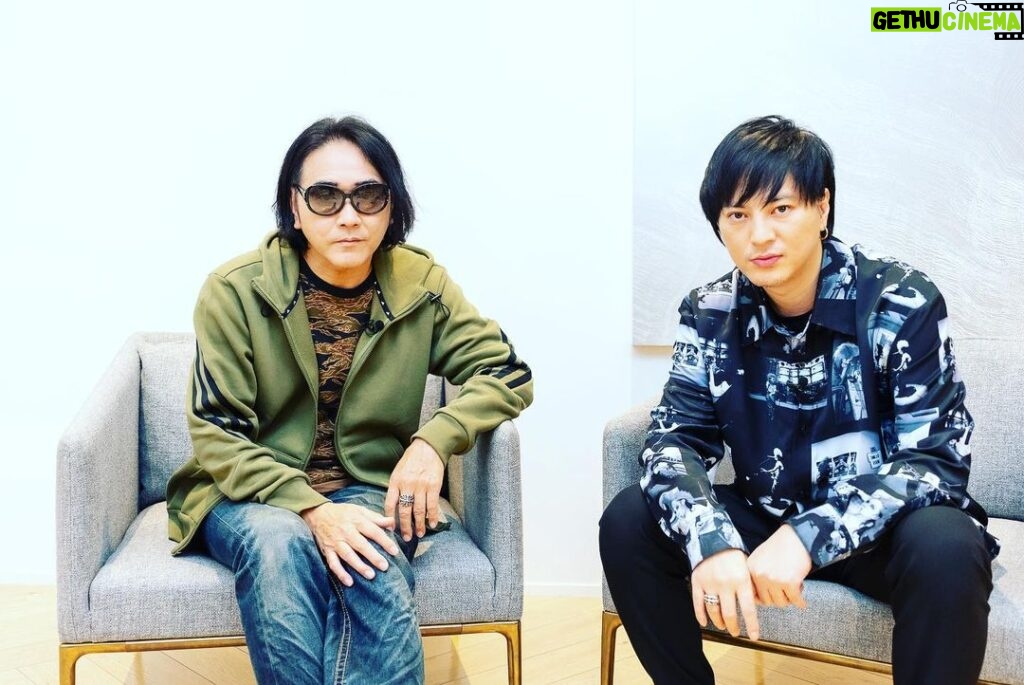 Takashi Tsukamoto Instagram - I.N.A.さんとの対談動画が音楽ﾅﾀﾘｰ公式YouTubeﾁｬﾝﾈﾙにて公開中！！ 私の衣装にも注目☺ #音楽ナタリー #TELLME