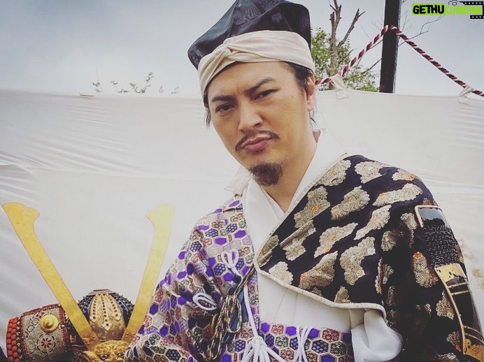 Takashi Tsukamoto Instagram - みんな気づいたかなぁ🤣 NHK「義経のスマホ」 全編スマホだけで送るＳＦ時代劇！ 5月24日（火）～27日（金） 5月31日（火）～6月3日（金） 午前0:25～0:30 #義経のスマホ #NHK #頼朝 #SF時代劇