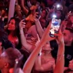 Tamer Hosny Instagram - جزء من اغنيتي الجديده .. مش هتغير عشان حد اول مره اغني جزء منها في حفل صديقي الفنان اللبناني الكبير چو اشقر و حسيت الناس حافظاها او حفظوها بسرعه جداً مش عارف ازاي 😂بس دي علامات حلوه للاغنيه. و اعتقد كمان كلام الاغنيه هيبقى مبدأ حياه عند ناس كتير الفتره الجايه 😂💪ناس ممكن يبقوا ضعاف دلوقتي بس هيبقوا اقويا 💪💪💪