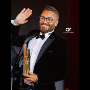 Tamer Hosny Instagram - تكريمي بجائزه 
Starscraper
من مهرجان العلمين الدوره الثانيه