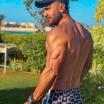 Tamer Hosny Instagram - صباح الفل و النجاح و الطاقه الجميله ⚡️⚡️ قولنا نعمل شوية تان كده مع القَصه الجديده و عوده للتمارين العنيفه عالصبح 💪استعداداً لتصوير حاجه جديده بعد الكليب اللي صورته من كام يوم و ان شاء الله يعجبوكم 🤲❤️