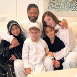 Tamer Hosny Instagram - كل سنه و انتوا طيبين و يا رب 🤲 سنه افضل على الجميع و على امتنا العربيه