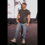 Tamer Hosny Instagram - من تحضيرات امس استعداداً لحفل اليوم بالعلمين مستنيكوا يا حلوين .. و تاني … امانه عليكم محدش يتأخر عشان في معاد لقفل الابواب مكتوب على التذاكر ده كمان غير احتمالات الزحمه بالتوفيق 🤲❤️💪