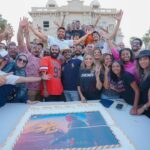 Tamer Hosny Instagram - ان شاء الله انتظرونا في العيد القادم تاج 👑 و من كل قلبي شكراً لكل الناس المحترمه الغاليه اللي في الصوره و اللي معرفوش يكونوا في الصوره اليوم ده في ناس كتير اوي تعبت في الفيلم ده اوي فوق الوصف بقولهم ربنا هيكرمنا بسبب تعبنا الخارق فعلاً اللي حصل في الفتره دي ، يا رب اكرمنا 🤲