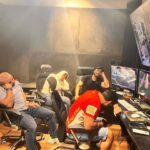 Tamer Hosny Instagram - و يقولوا اني مُتعب في الشغل ، طب بذمتكم في احن من كده ، سايبهم يناموا اهوه في المكتب ٥ دقايق بحالهم في اليومين … و مش متضايق و مبسوط و مبتسم اهوه عشان شايفهم نايمين في هدوء و سكينه … كفايه ظلم بقى😂 عاااااااااش يا وحوووووش💪💪💪💪💪ربنا بيكرم على قد المجهود انشفوا خلاص هاااااانت ان شاء الله 🤲يا حبايب قلب تاج👑 😀 @sarawafikdirector @amr_akef @willyrefaat تصوير احمد عبد الفتاح