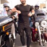 Tamer Hosny Instagram - حقيقي شكراً للشركات المنظمه المحترمه على حسن استقبالكم ، الاستاذ حسين موسى شركه باشا جروب المنظمه للمهرجان شركة ليلة عمر المنتجه للمهرجان عبدالعزيز الزيدي ،،، تقديركم لي بشكل خاص هو تقدير منكم للفن المصري بشكل عام ، كل الشكر لكم كل الشكر للكويت الحبيبه و شعب الكويت 🇰🇼 الغالي تكملة جولتي الغنائيه العربيه و العالميه هعلن عن بلادها قريب ان شاء الله ❤️ @husseinmousaa @pacha.group @leylatomerproduction @official_abdullaziz
