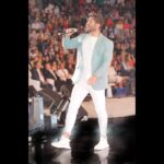 Tamer Hosny Instagram - حفلة تونس فعلاً من اجمل حفلات حياتي و فعلاً الحب اللي شوفته في عيون الجمهور و المذيعين و كل الحاضرين و ترحاب السيد الأمين العام لجامعة الدول العربيه احمد ابو الغيط و جميع السفراء و الوزراء الكرام من مختلف انحاء الوطن العربي و الساده الاعلاميين و الصحفيين الكبار شوفت حب منهم افقدني النطق بالاضافه لتكريمي بأرق الكلمات المعبره من الاعلام التونسي الحبيب و الجمهور التونسي الراقي العظيم كنت حاسس و كأني اول مره اغني في حياتي حضوركم الكريم بكل هذا العدد الضخم تكريم كبير اوي ليا من كل قلبي مليون شكراً كل الشرف لغنائي على مسرح قرطاچ العظيم في المهرجان العربي للاذاعه و التلفزيون شكراً تونس 🫶💪🇹🇳 شكراً شعب تونس الحبيب 🫶❤️