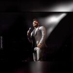 Tamer Hosny Instagram - شكراً جمهور الكويت 🇰🇼 العظيم كان حفل فوق فوق فوق الرائع و عمري ما هنسى جمال و رقي قلوبكم و احساسكم اللي شوفته معاكم غير عدد الحضور المذهل بجد شكراً شكراً شكراً على المحبه اللي شوفتها شكراً من كل قلبي و ربنا يفرح قلوبكم زي ما فرحتوني ❤️🫶🇰🇼🇪🇬 تصوير منعم @menam_photography
