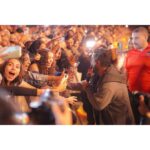 Tamer Hosny Instagram - من حفل مهرجان دبي ، شكراً للحضور الكريم من جماهير الامارات و كل الجاليات العربيه نورتوني photo by menam_photography