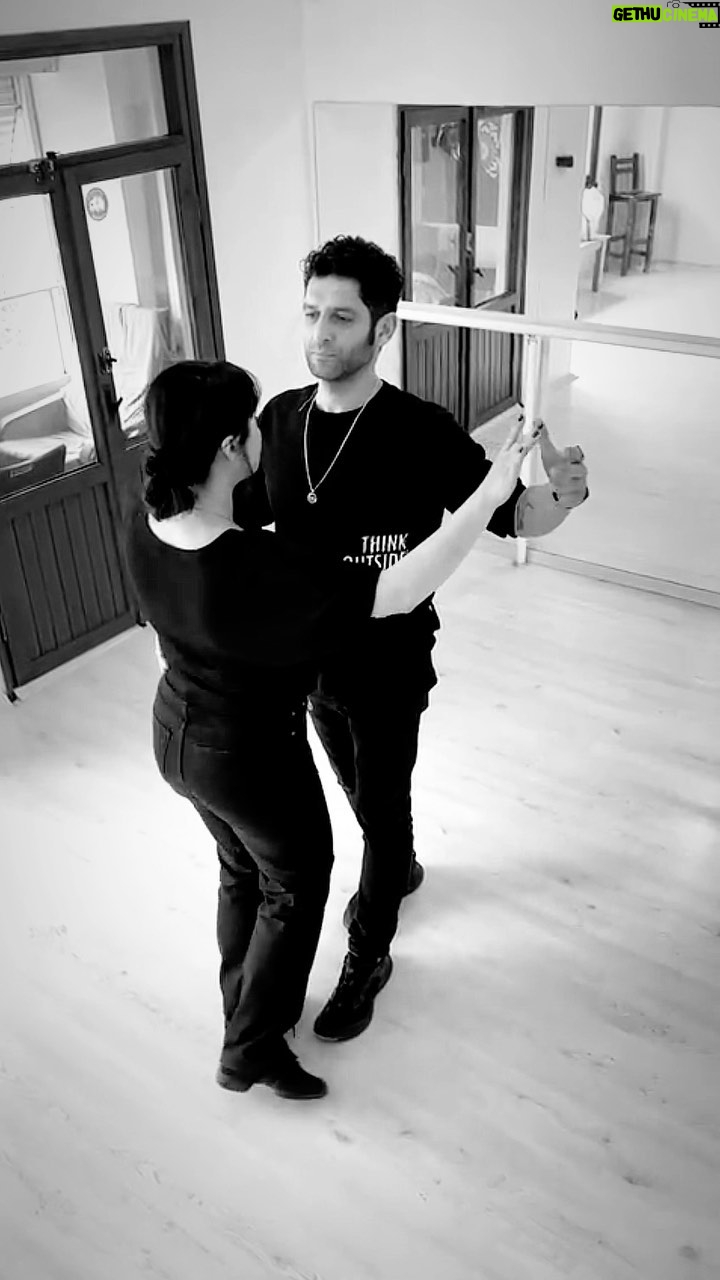 Tansel Öngel - 27K Likes - -Zeybek ile Tango ?
-Dedik olabilir ❣️