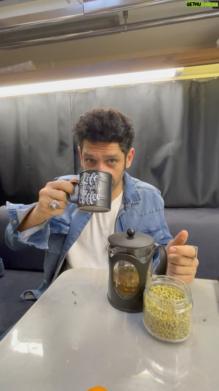 Tansel Öngel - 22.4K Likes - Salgın için önerimdir ama ses için o kadar çok mesaj geldi ki size bir reels çekme zorunluluğu hissettim. Hanımlar, beyler ve çocuklar teşekkürler siz de muhakkak deneyin 🎭