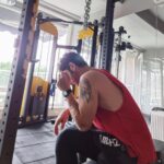 Tansel Öngel Instagram - Her zaman göğe bakmıyoruz , sporlar yapıldı mı? 🏋🏽