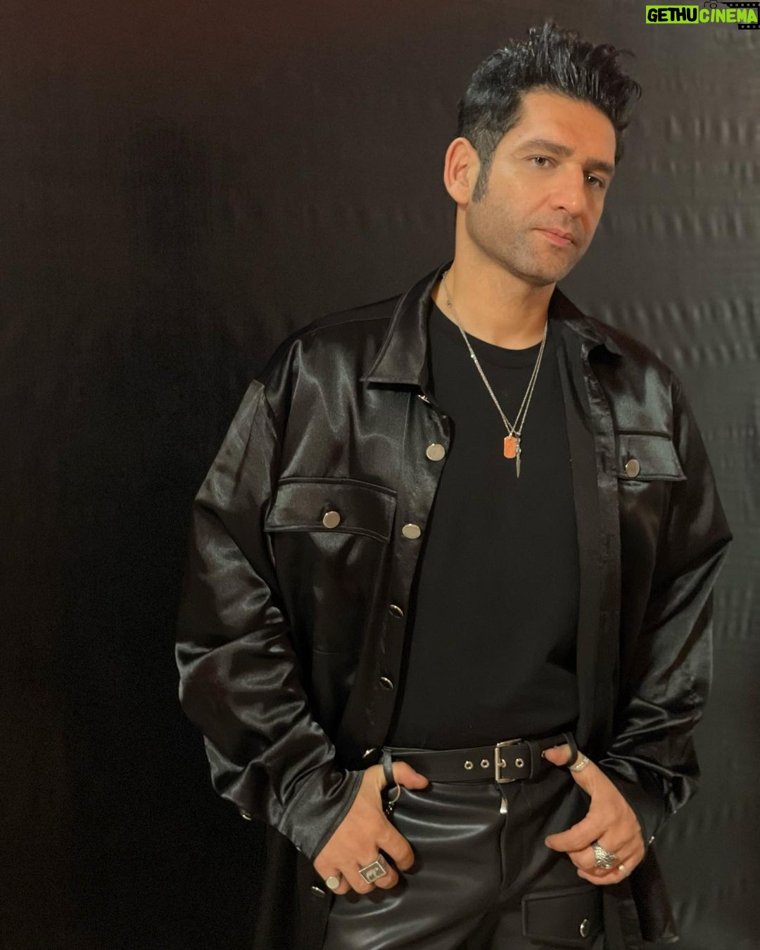 Tansel Öngel - 16.3K Likes - Akşama hazır mıyız ?
Styling @murathannw
#maskekimsinsen