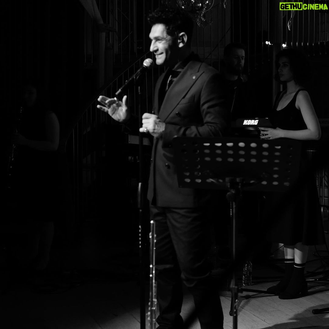 Tansel Öngel Instagram - Aşk-ın Deniz’i prömiyerden karelerle yarına hazırlanmaya devam 🎼