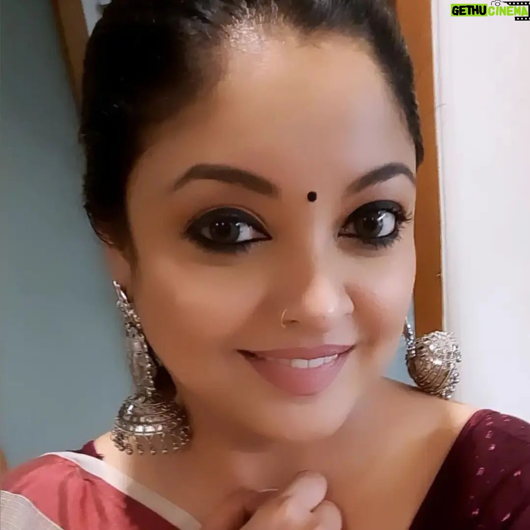 Tanushree Dutta Instagram - My favourite look in this year's Navratri..Simple & basic cotton saree with silver jwellery.