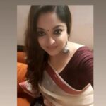 Tanushree Dutta Instagram – My favourite look in this year’s Navratri..Simple & basic cotton saree with silver jwellery.