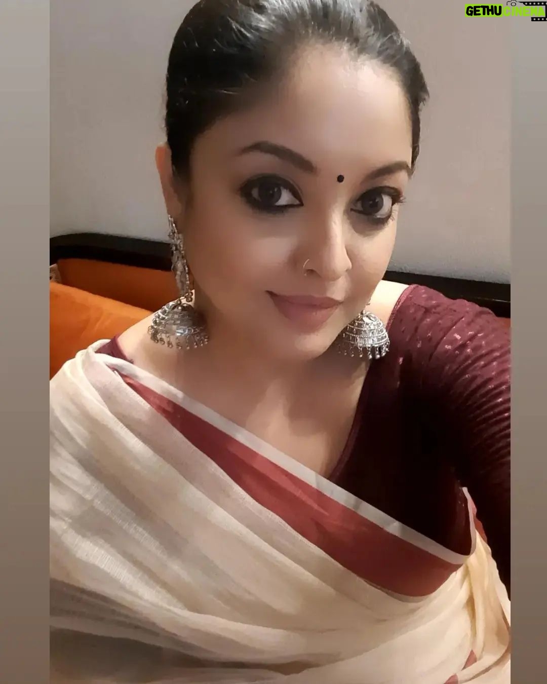 Tanushree Dutta Instagram - Durga Pujo shidur khela at Juhu...