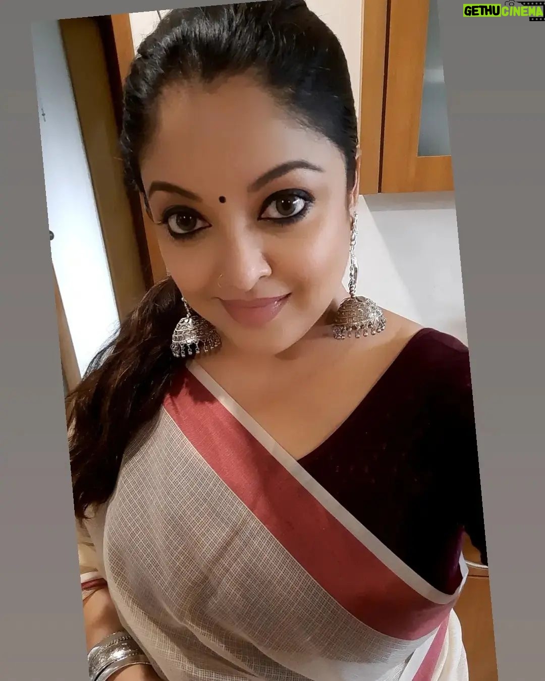 Tanushree Dutta Instagram - Durga Pujo shidur khela at Juhu...