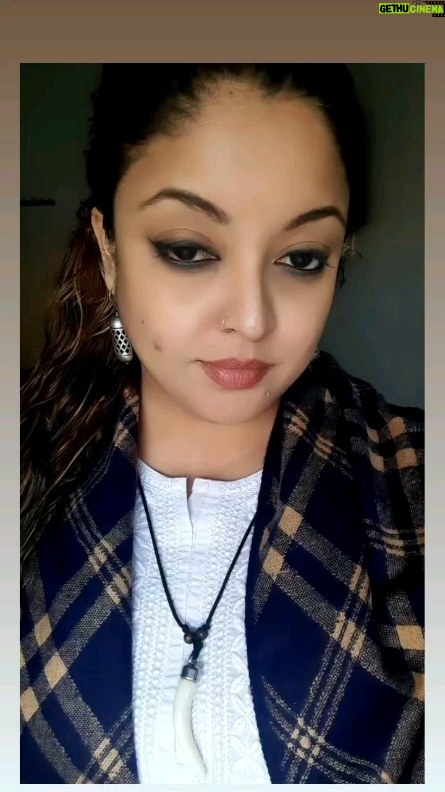 Tanushree Dutta Instagram - Be of the light & live in it so you may be carried by a chariot of light into eternity once this mortal form drops. Those that lived by the sword died by it and those that lived by the darkness were consumed by it. This world is an illusion that tests our choices and loyalties. In the face of horror, rejection & persecution live by God's love & your faith so that you may be blessed like a saint and He can justify his favour upon your soul. Xoxo ✨️