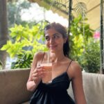 Tanvi Malhara Instagram - May 2024 be as smooth as this smoothie✨🤍😂 Smoothie fans anyone? #sundaeSmoothie🤍