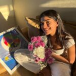 Tanvi Malhara Instagram - Somewhere between acting and making content, doing work and spending time with my loved ones, eating well and watching stuff I realised that itna bhi life tough nahi hai. It’s actually quite simple. The golden rule is to keep going, be truthful and have fun💕 My purpose has always been to make people smile but only this year I realized that I also want to make people feel something and hopefully through my work I shall be doing a lot more of that in the coming year. I cannot wait to work more, love more, laugh more, travel more and write more💕 2023, you been lovely🤍 #newyear #2024 #beginnings #tanvimalhara